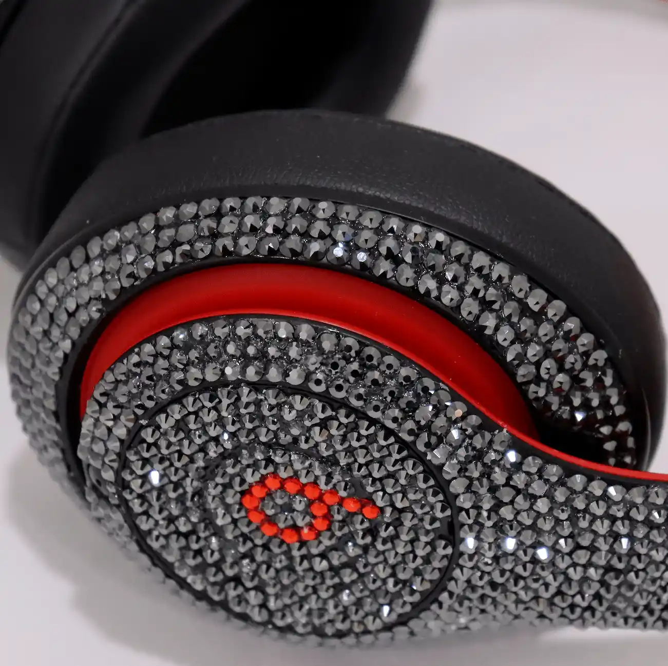 Simulated Diamond Beats By Dre Headphones - Image 4